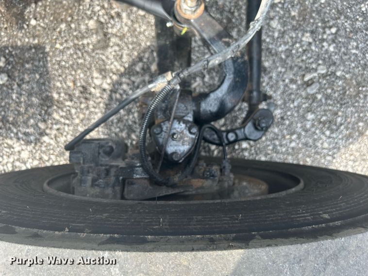 image for item LV9086 2006 GMC T6500  flatbed truck