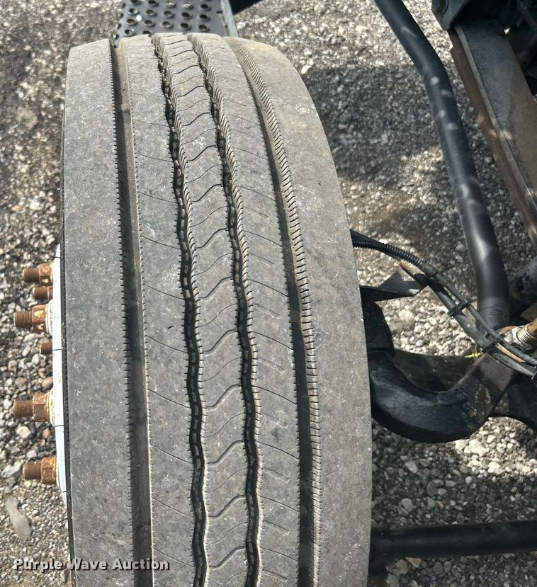 image for item LV9086 2006 GMC T6500  flatbed truck