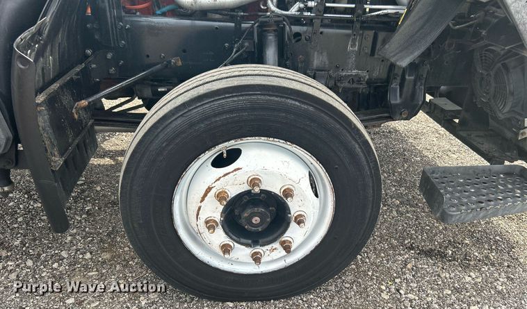 image for item LV9086 2006 GMC T6500  flatbed truck