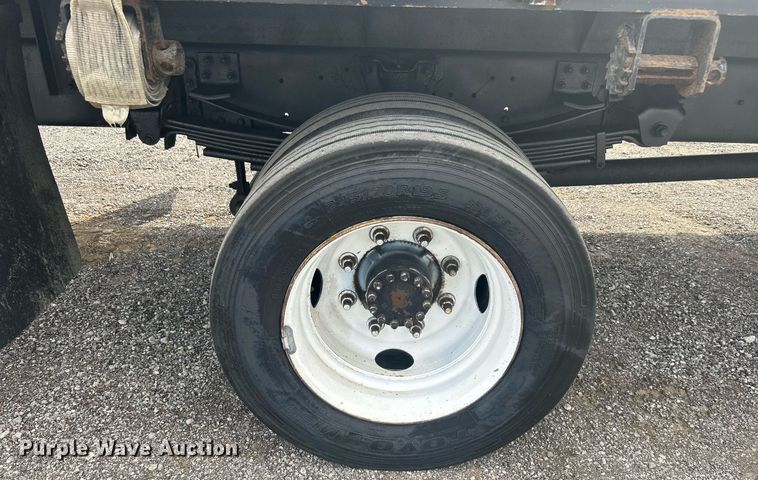 image for item LV9086 2006 GMC T6500  flatbed truck