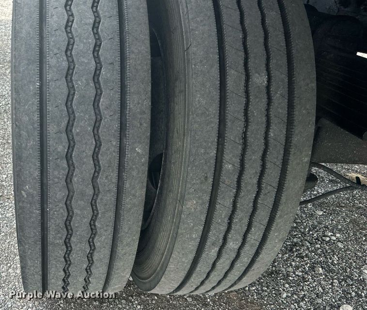 image for item LV9086 2006 GMC T6500  flatbed truck