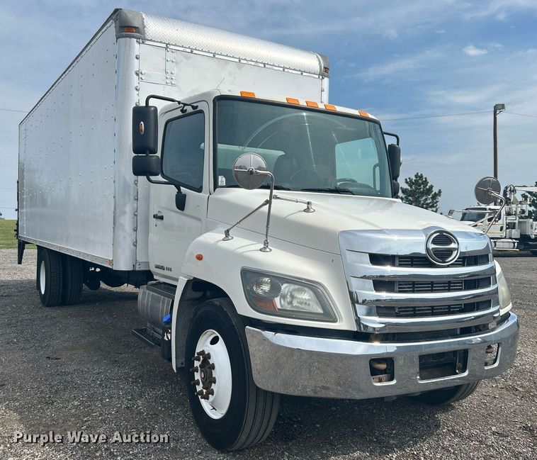 image for item LV9087 2015 Hino 338  box truck