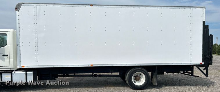 image for item LV9087 2015 Hino 338  box truck