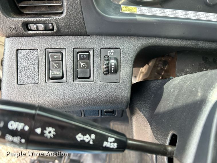 image for item LV9087 2015 Hino 338  box truck