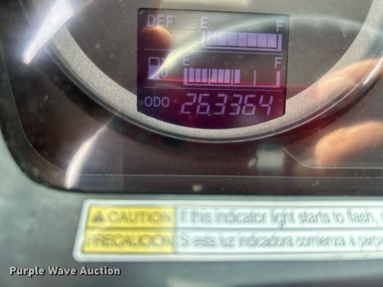 image for item LV9087 2015 Hino 338  box truck