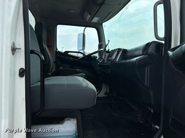 image for item LV9087 2015 Hino 338  box truck