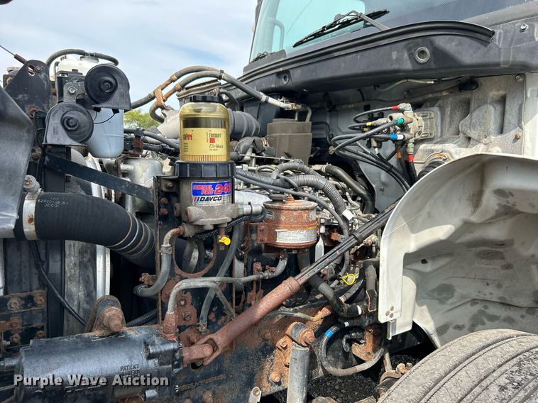 image for item LV9087 2015 Hino 338  box truck