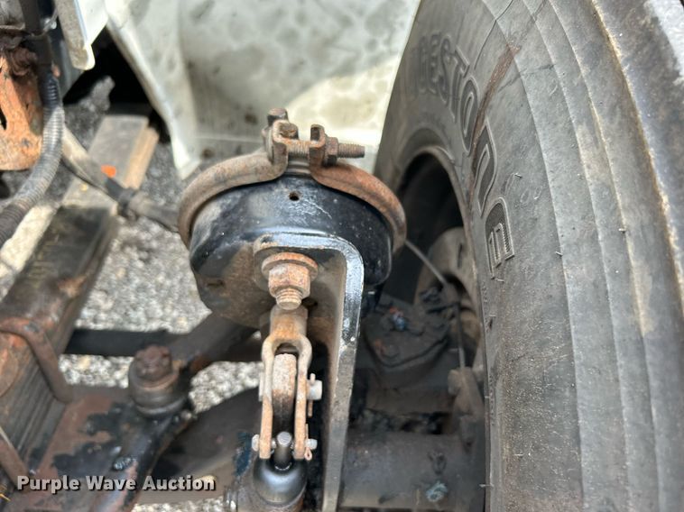 image for item LV9087 2015 Hino 338  box truck