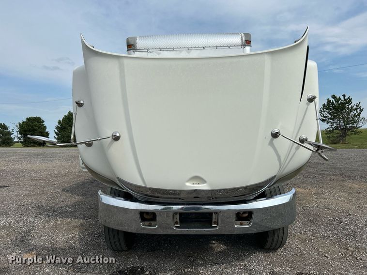 image for item LV9087 2015 Hino 338  box truck