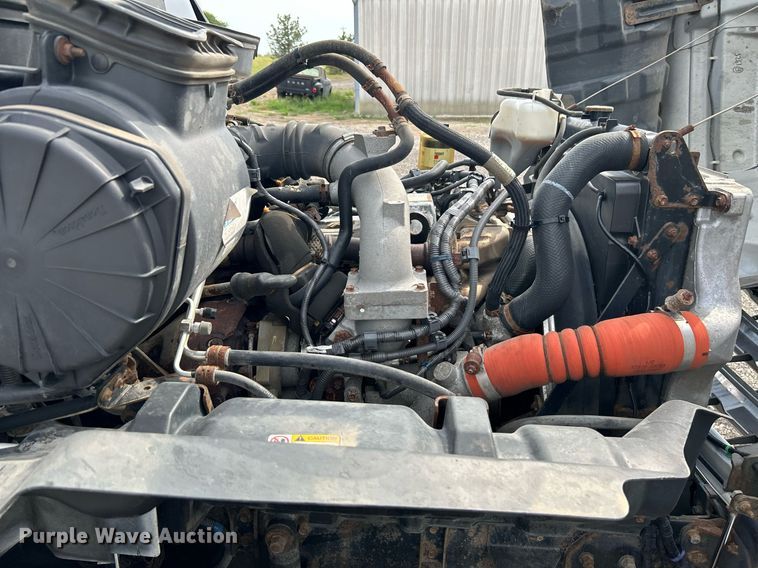 image for item LV9087 2015 Hino 338  box truck