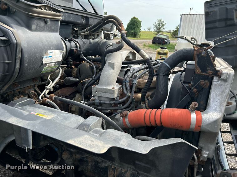 image for item LV9087 2015 Hino 338  box truck