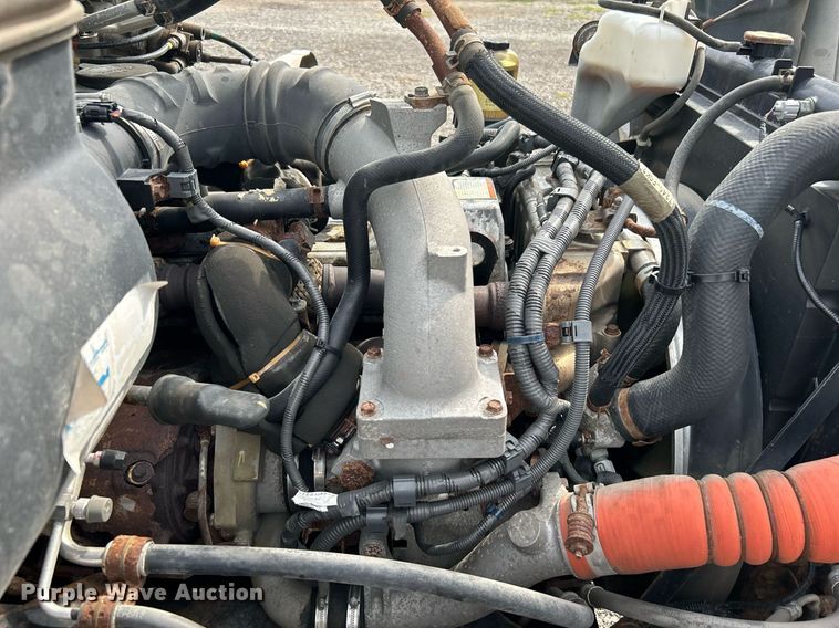 image for item LV9087 2015 Hino 338  box truck