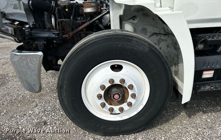 image for item LV9087 2015 Hino 338  box truck