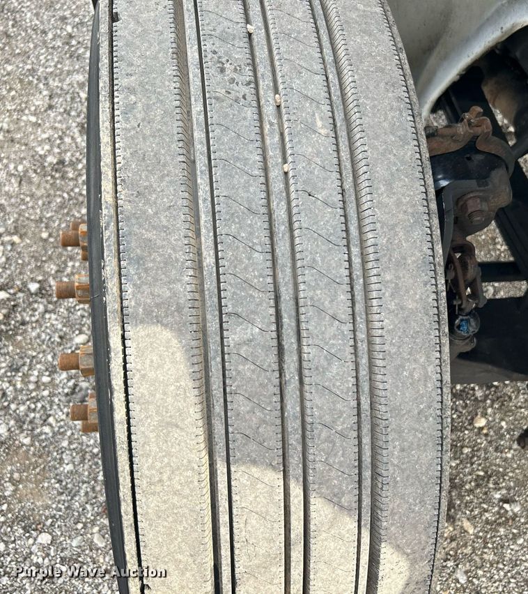 image for item LV9087 2015 Hino 338  box truck