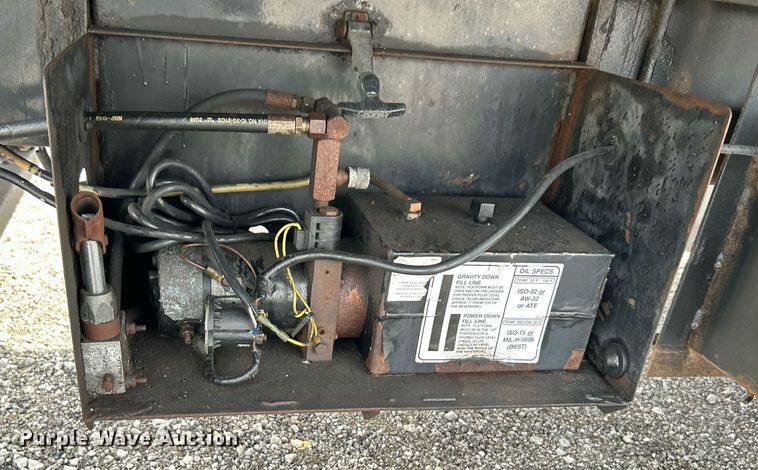 image for item LV9087 2015 Hino 338  box truck