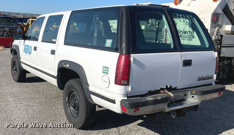 image for item LV9873 1999 Chevrolet Suburban  SUV