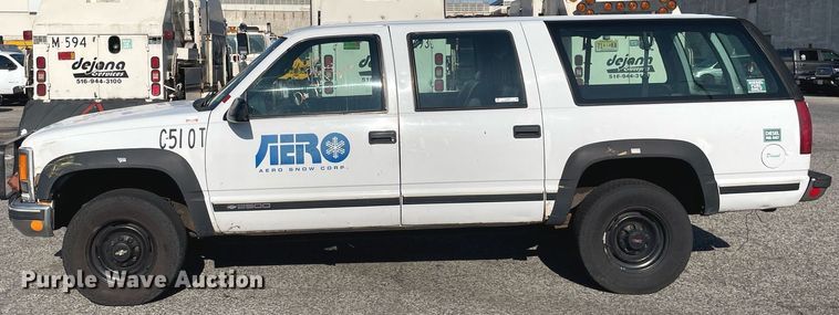image for item LV9873 1999 Chevrolet Suburban  SUV