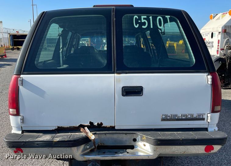 image for item LV9873 1999 Chevrolet Suburban  SUV