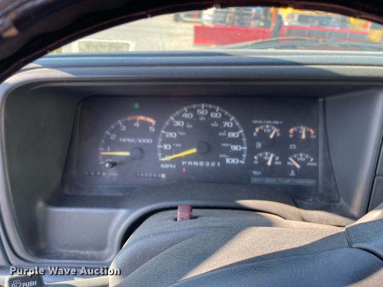 image for item LV9873 1999 Chevrolet Suburban  SUV