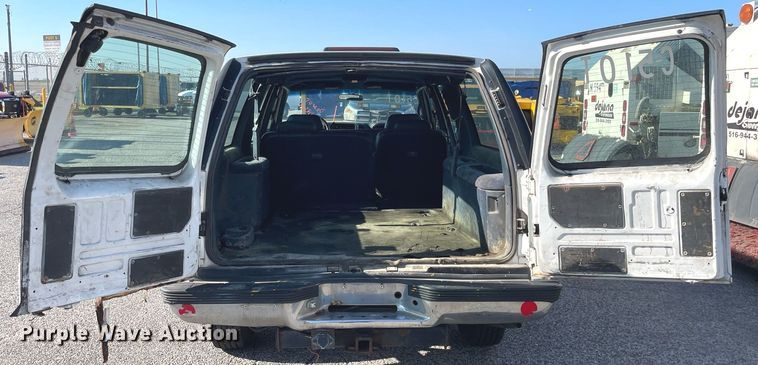 image for item LV9873 1999 Chevrolet Suburban  SUV