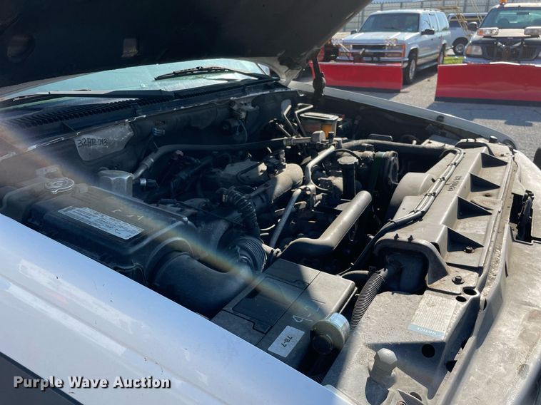 image for item LV9873 1999 Chevrolet Suburban  SUV