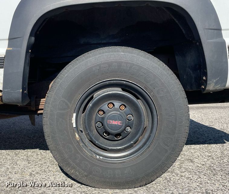 image for item LV9873 1999 Chevrolet Suburban  SUV