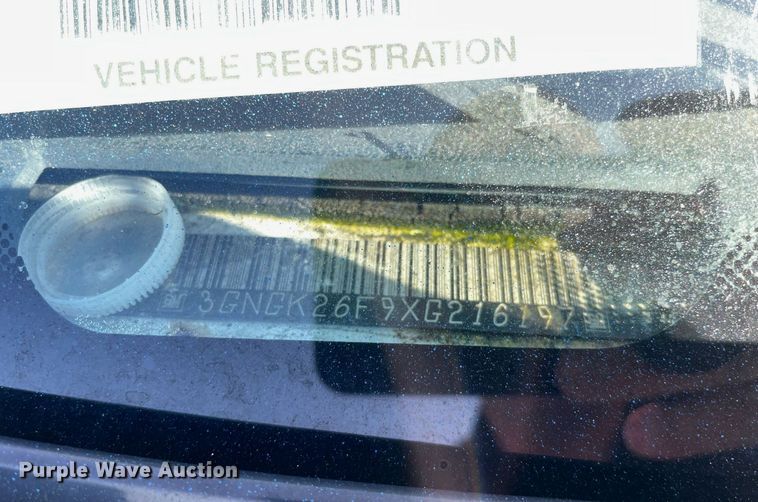 image for item LV9873 1999 Chevrolet Suburban  SUV