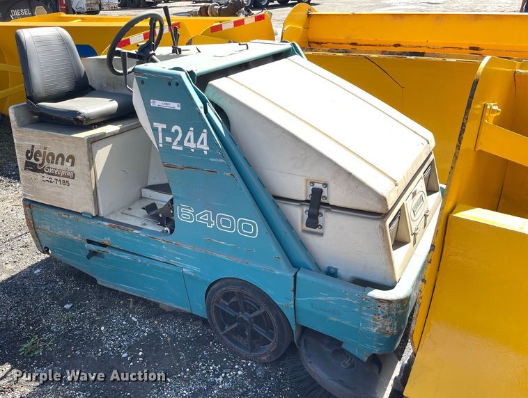 image for item LV9877 Tenant  6400 sweeper