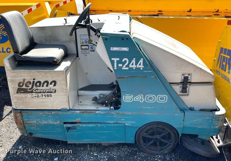 image for item LV9877 Tenant  6400 sweeper