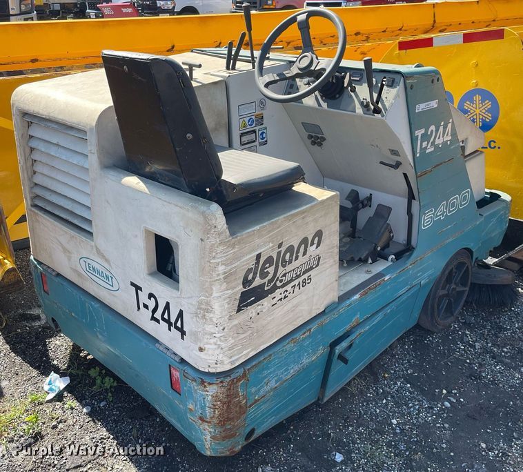 image for item LV9877 Tenant  6400 sweeper