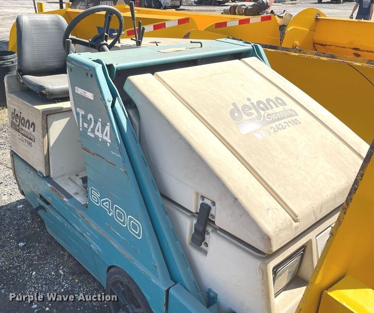 image for item LV9877 Tenant  6400 sweeper