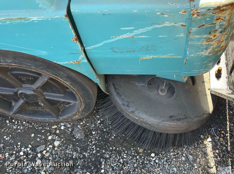 image for item LV9877 Tenant  6400 sweeper