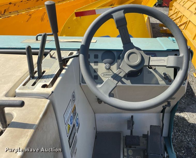 image for item LV9877 Tenant  6400 sweeper