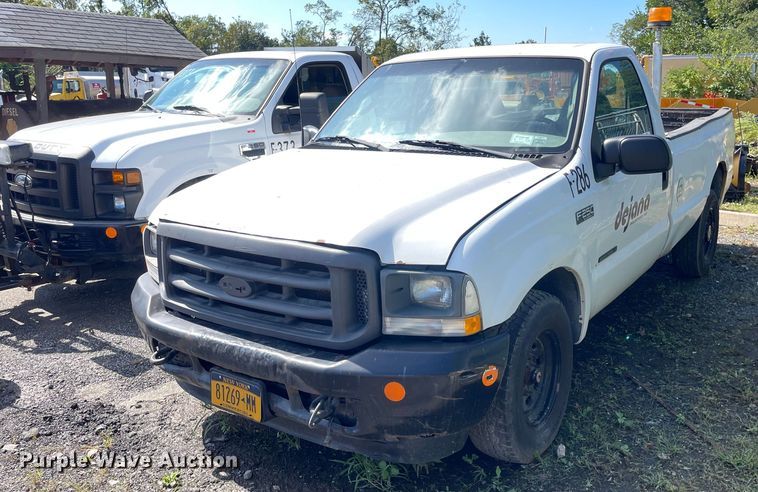 image for item LV9878 2003 Ford  F250 Super Duty XL pickup truck