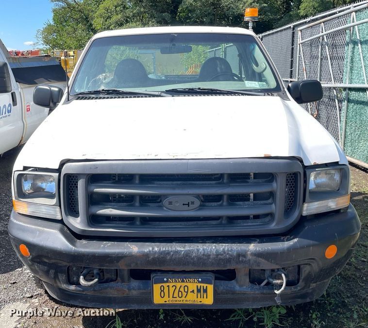 image for item LV9878 2003 Ford  F250 Super Duty XL pickup truck