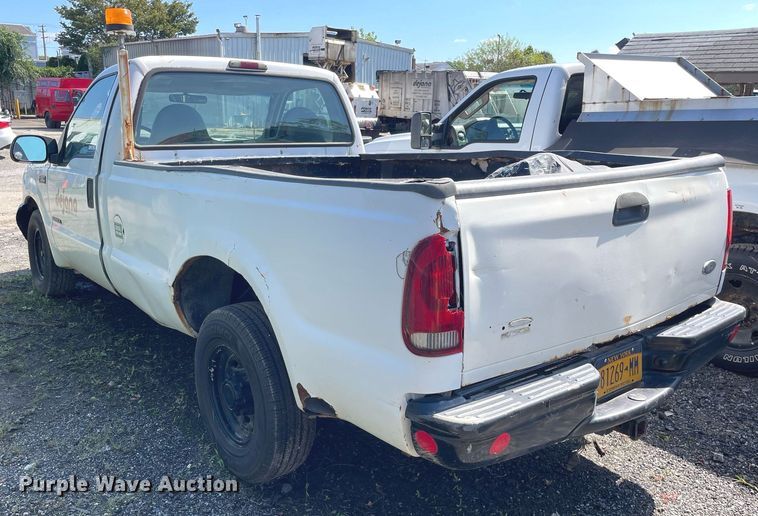 image for item LV9878 2003 Ford  F250 Super Duty XL pickup truck