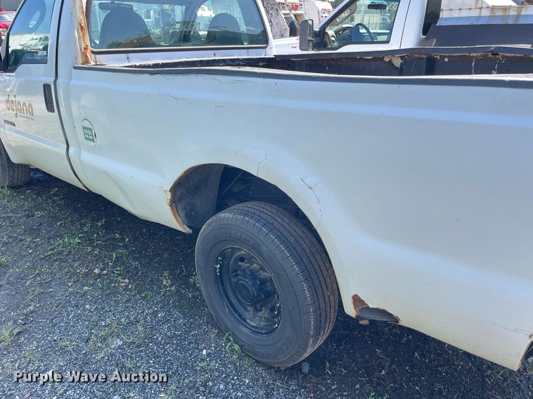 image for item LV9878 2003 Ford  F250 Super Duty XL pickup truck