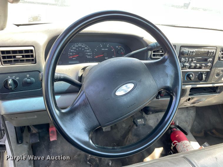 image for item LV9878 2003 Ford  F250 Super Duty XL pickup truck