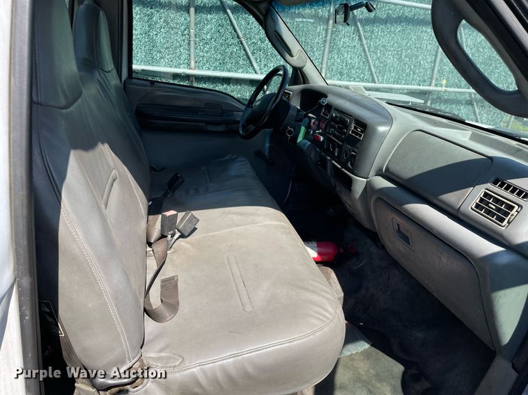 image for item LV9878 2003 Ford  F250 Super Duty XL pickup truck