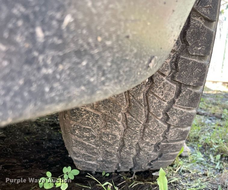 image for item LV9878 2003 Ford  F250 Super Duty XL pickup truck