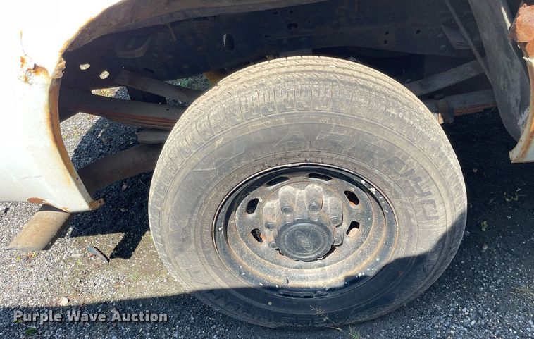 image for item LV9878 2003 Ford  F250 Super Duty XL pickup truck