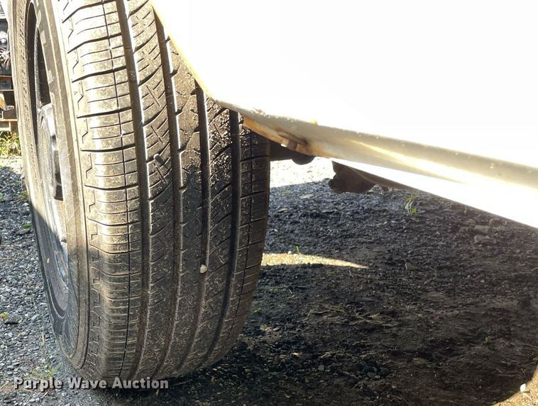 image for item LV9878 2003 Ford  F250 Super Duty XL pickup truck