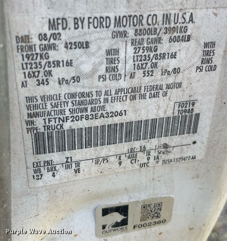 image for item LV9878 2003 Ford  F250 Super Duty XL pickup truck