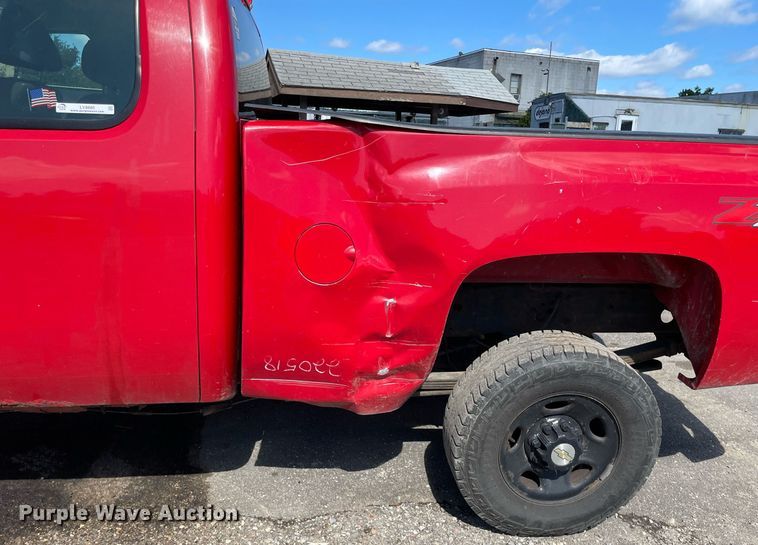 image for item LV9880 2009 Chevrolet  2500HD Ext. Cab pickup truck