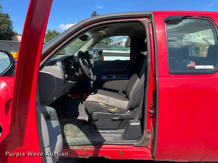 image for item LV9880 2009 Chevrolet  2500HD Ext. Cab pickup truck