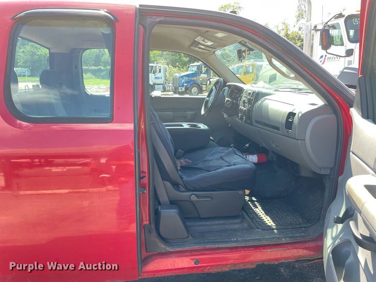 image for item LV9880 2009 Chevrolet  2500HD Ext. Cab pickup truck