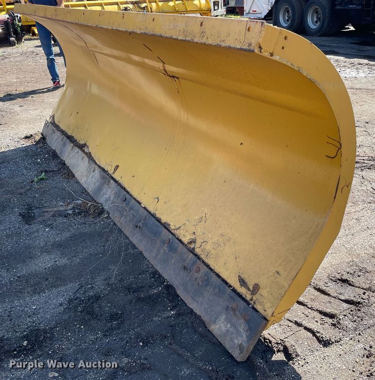 image for item LV9885 Snow plow 