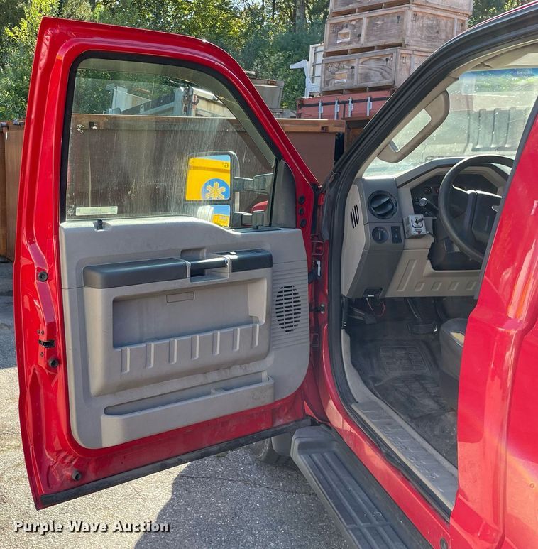 image for item LV9894 2010 Ford F250 Super Duty XL  pickup truck