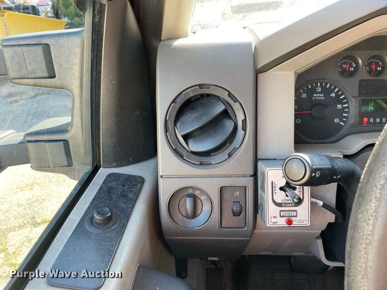 image for item LV9894 2010 Ford F250 Super Duty XL  pickup truck