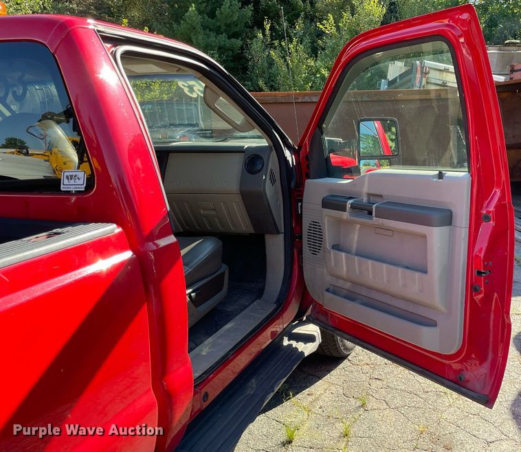 image for item LV9894 2010 Ford F250 Super Duty XL  pickup truck